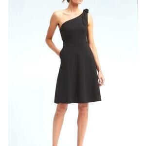 Banana Republic one shoulder fit and flare dress #783138 size 00 petite